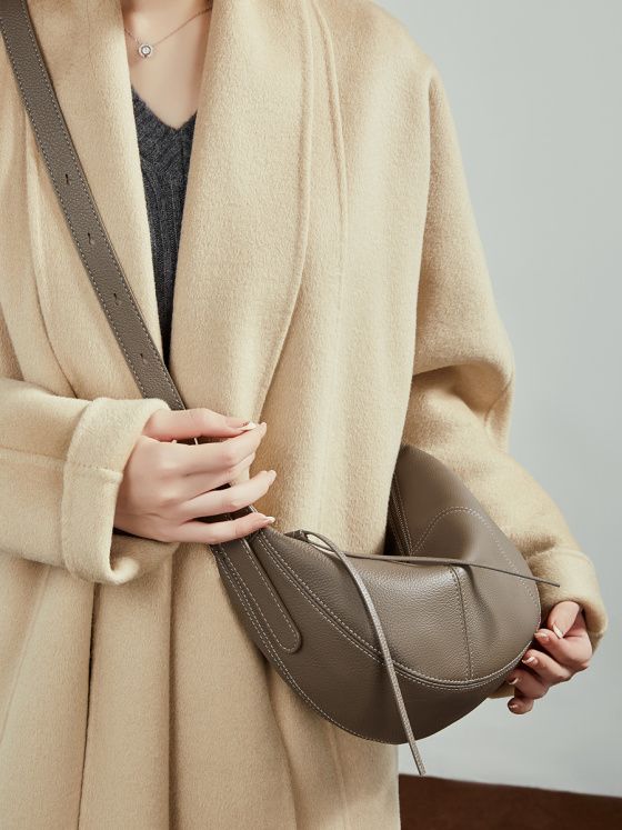 Elova Handcrafted Genuine Leather Crossbody Bag in Black - E780 view 8