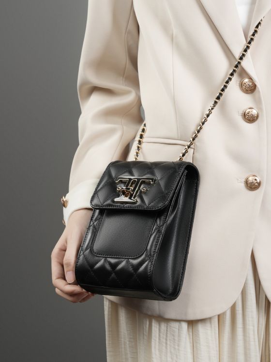 Elova Handcrafted Genuine Leather Crossbody Bag in Black - E457