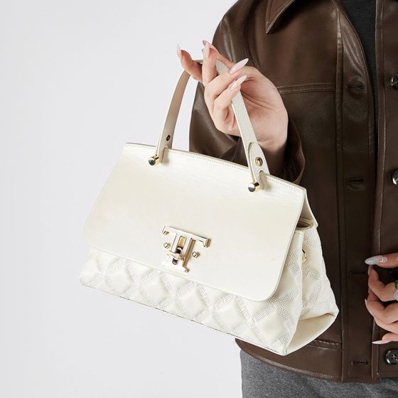 Elova Handcrafted Genuine Leather Crossbody Bag in Black - E562 view 2