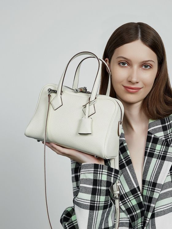 Elova Handcrafted Genuine Leather Bag in Black - E653 view 5