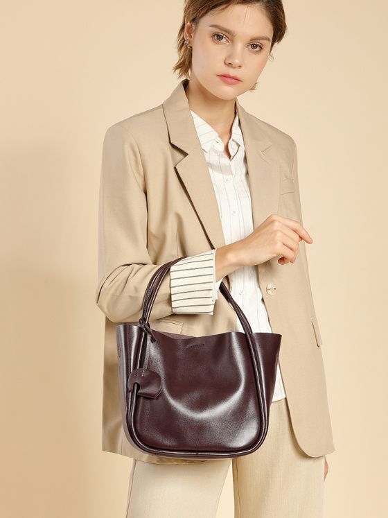 Elova Handcrafted Genuine Leather Crossbody Bag in Black - E502 view 8