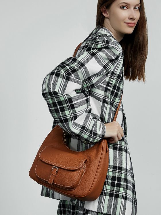 Elova Handcrafted Genuine Leather Crossbody Bag in Black - E656 view 2