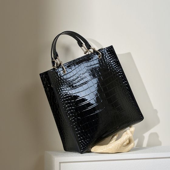 Elova Handcrafted Genuine Leather Crossbody Bag in Black - E441 view 4