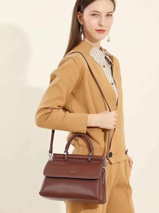 Elova Handcrafted Genuine Leather Crossbody Bag in Black - E555