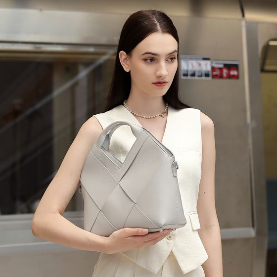 Elova Handcrafted Genuine Leather Bag in Black - E688 view 7