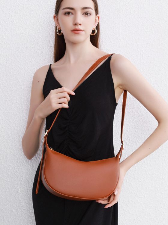 Elova Handcrafted Genuine Leather Crossbody Bag in Black - E286 view 2