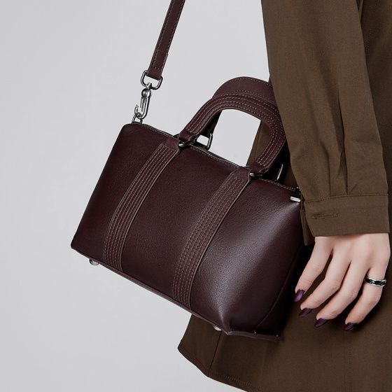 Elova Handcrafted Genuine Leather Bag in Black - E537