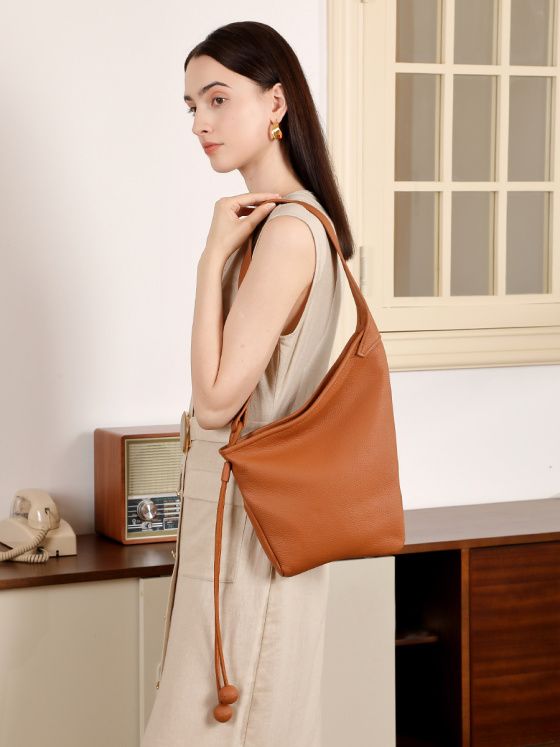 Elova Handcrafted Genuine Leather Crossbody Bag in Black - E681 view 5