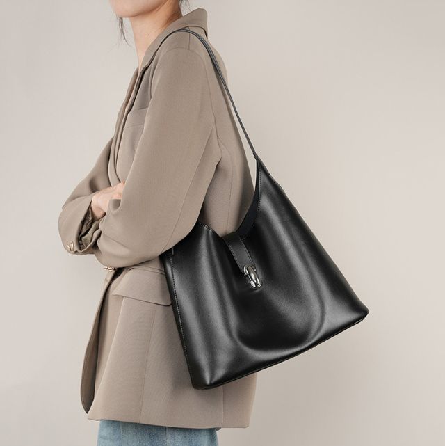 Elova Handcrafted Genuine Leather Crossbody Bag in Black - E168 view 8