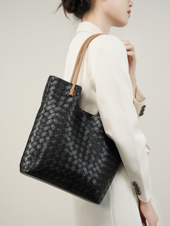 Elova Handcrafted Genuine Leather Tote Bag in Black - E431 view 2