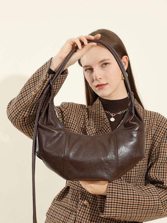 Elova Handcrafted Genuine Leather Crossbody Bag in Black - E553 view 8