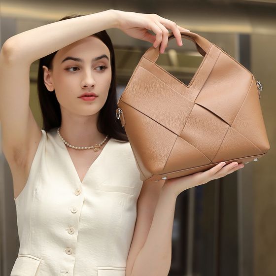 Elova Handcrafted Genuine Leather Bag in Black - E688 view 2