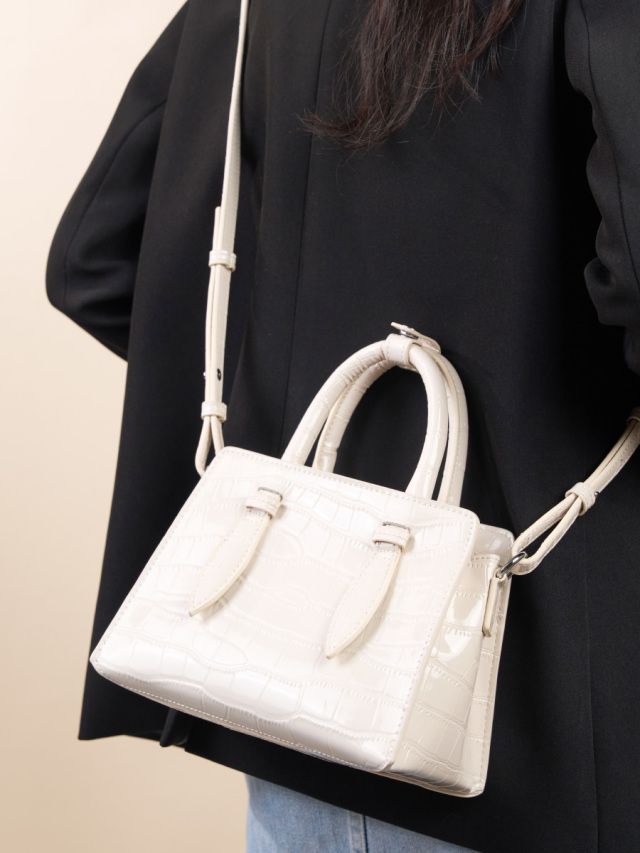 Elova Handcrafted Genuine Leather Crossbody Bag in Black - E625 view 6