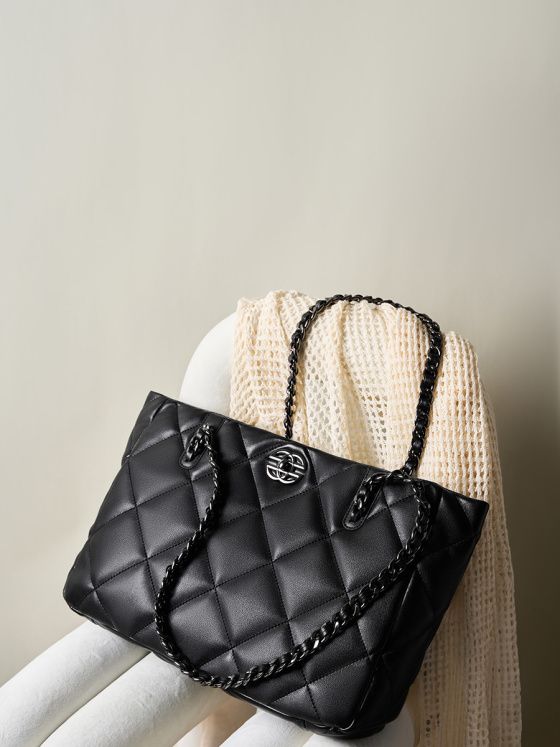 Elova Handcrafted Genuine Leather Crossbody Bag in Black - E224 view 4