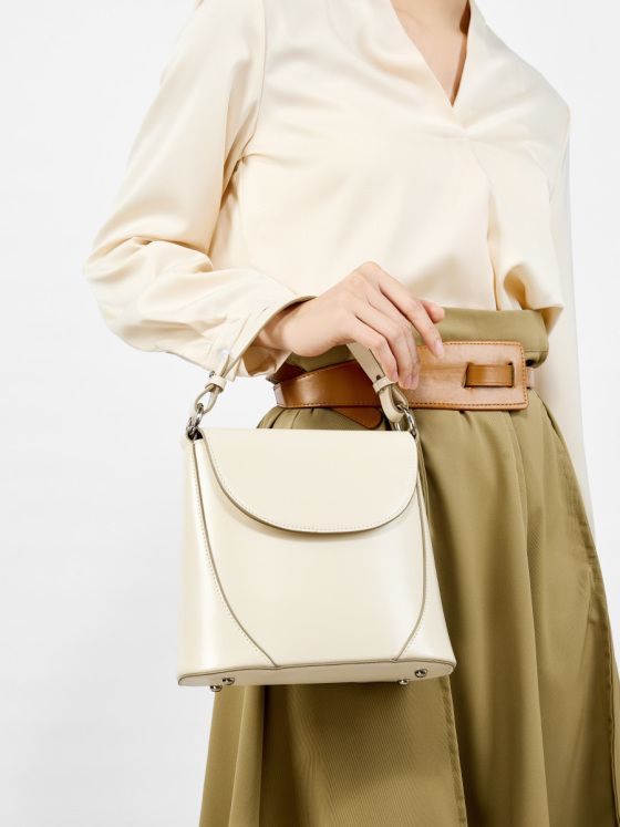 Elova Handcrafted Genuine Leather Crossbody Bag in Black - E601 view 2