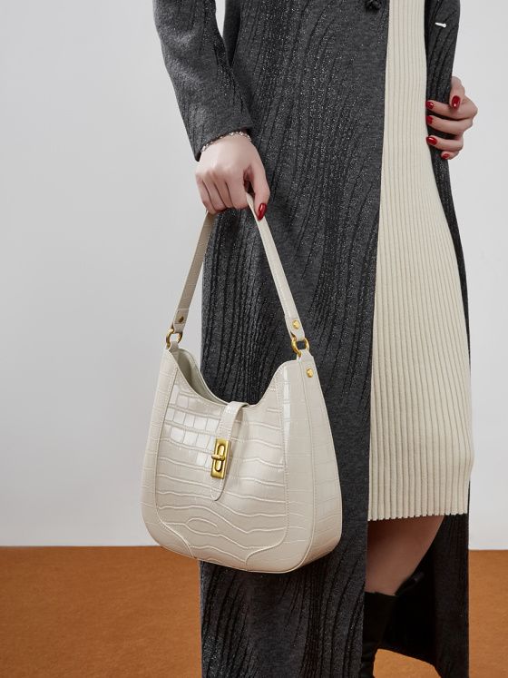 Elova Handcrafted Genuine Leather Bag in Black - E819 view 4