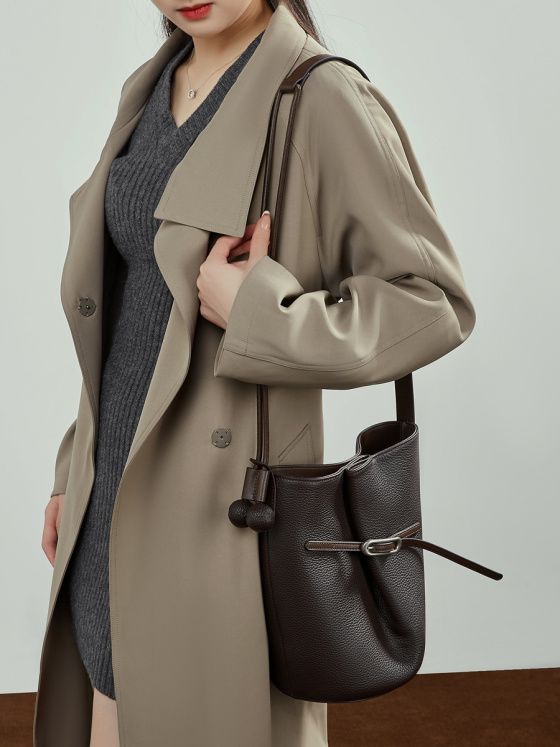 Elova Handcrafted Genuine Leather Crossbody Bag in Black - E778 view 3