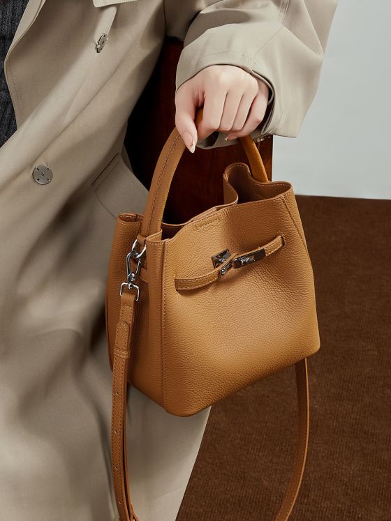 Elova Handcrafted Genuine Leather Crossbody Bag in Black - E781 view 2