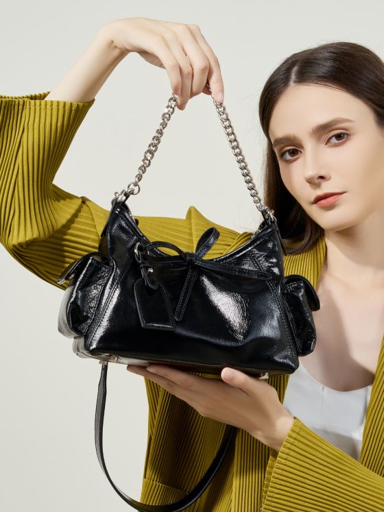 Elova Handcrafted Genuine Leather Crossbody Bag in Black - E470