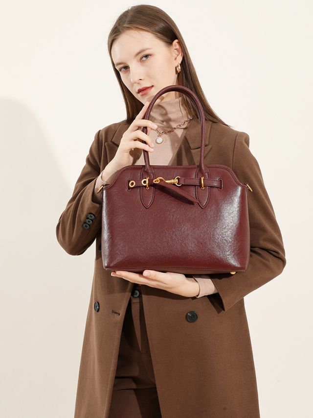 Elova Handcrafted Genuine Leather Crossbody Bag in Black - E572 view 7