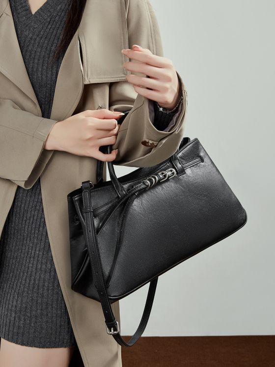 Elova Handcrafted Genuine Leather Crossbody Bag in Black - E782 view 7