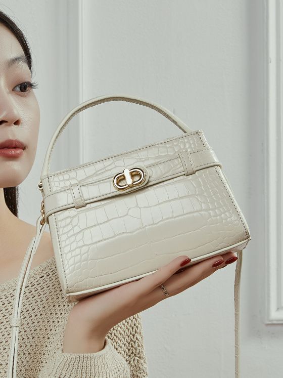 Elova Handcrafted Genuine Leather - Crossbody Bag in Black - E765 view 6