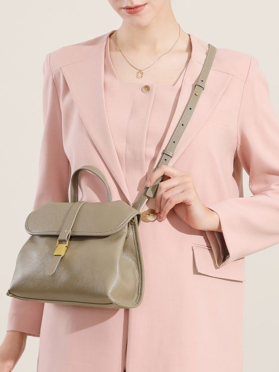 Elova Handcrafted Genuine Leather Crossbody Bag in Black - E591