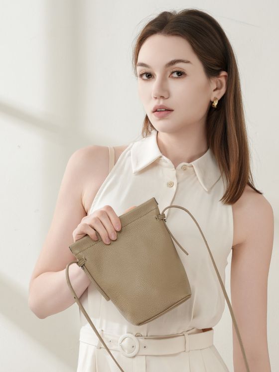 Elova Handcrafted Genuine Leather Crossbody Bag in Black - E623 view 3