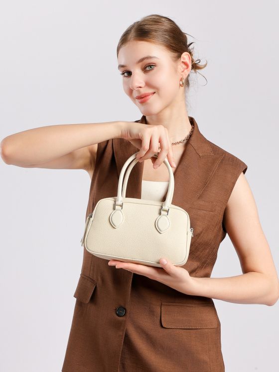 Elova Handcrafted Genuine Leather Bag in Black - E712