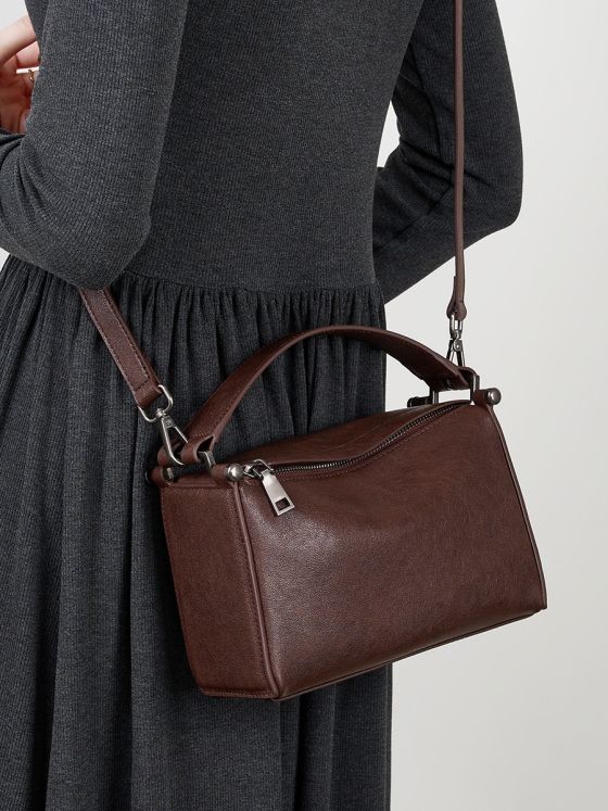 Elova Handcrafted Genuine Leather Crossbody Bag in Black - E186 view 3