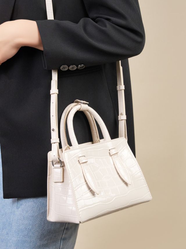 Elova Handcrafted Genuine Leather Crossbody Bag in Black - E625 view 8