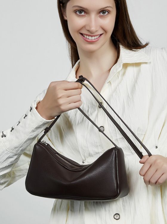 Elova Handcrafted Genuine Leather Crossbody Bag in Black - E643 view 3