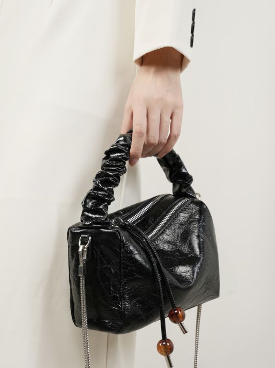 Elova Handcrafted Genuine Leather Crossbody Bag in Black - E473 view 2