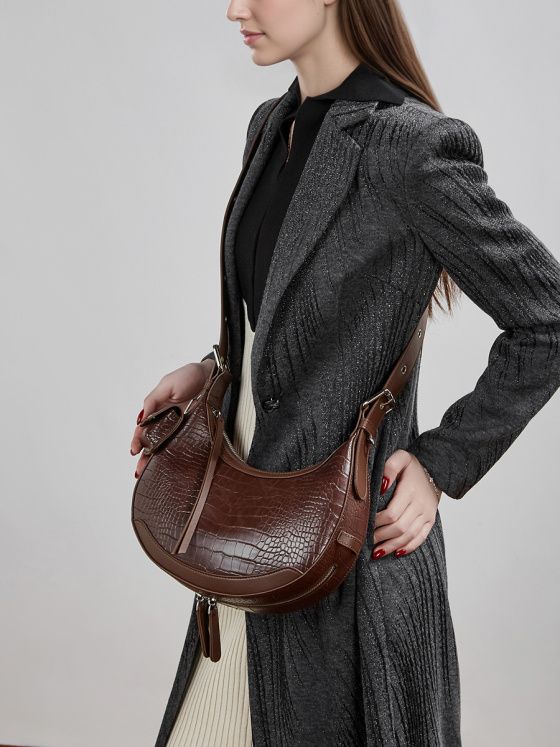 Elova Handcrafted Genuine Leather Shoulder Bag in Black - E818 view 5