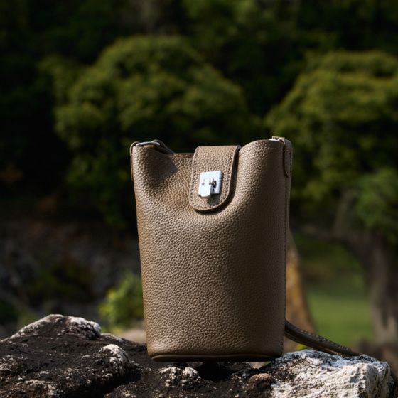 Elova Handcrafted Genuine Leather Crossbody Bag in Black - E620 view 5