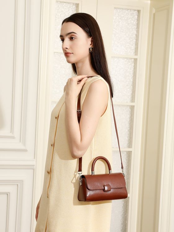 Elova Handcrafted Genuine Leather Crossbody Bag in Black - E679