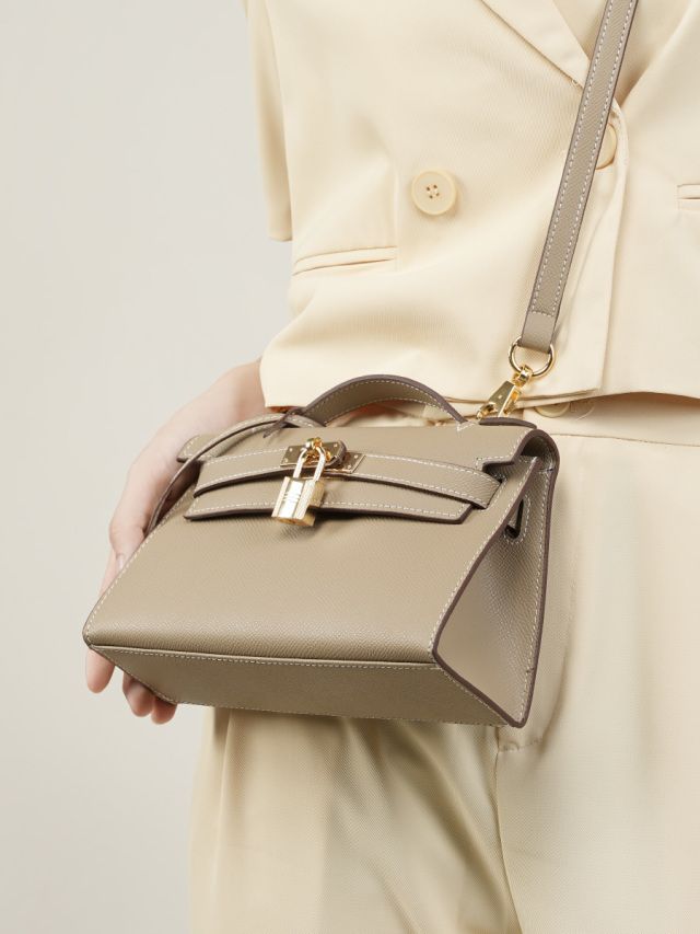 Elova Handcrafted Genuine Leather Crossbody Bag in Black - E432 view 8