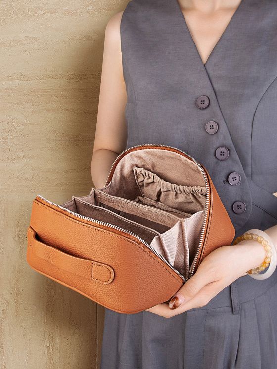 Elova Handcrafted Genuine Leather Bag in Black - E734 view 5