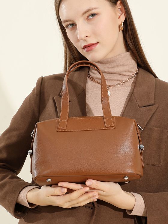 Elova Handcrafted Genuine Leather Crossbody Bag in Black - E558 view 3