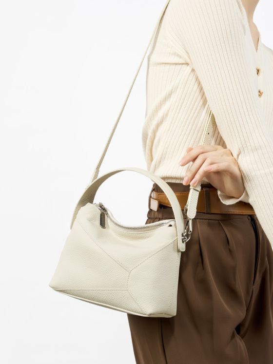 Elova Handcrafted Genuine Leather Crossbody Bag in Black - E599 view 4