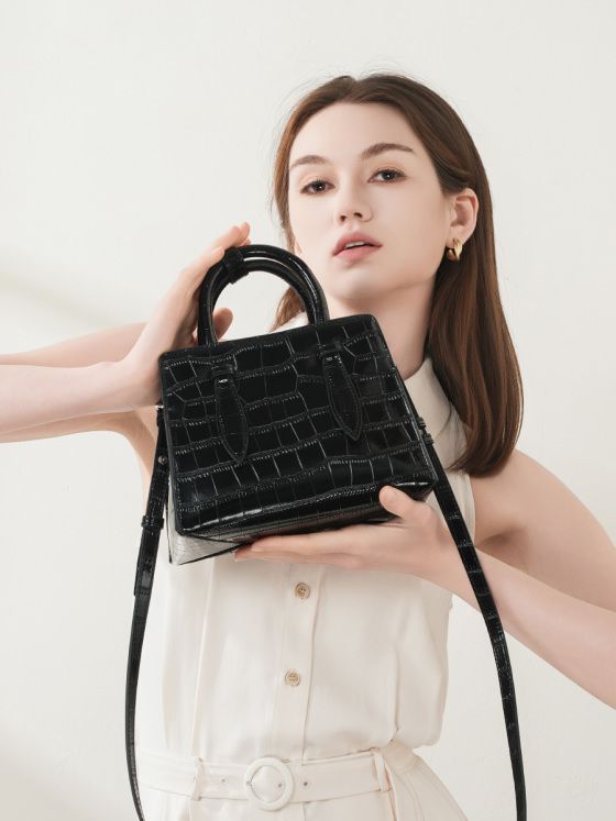 Elova Handcrafted Genuine Leather Crossbody Bag in Black - E625 view 2