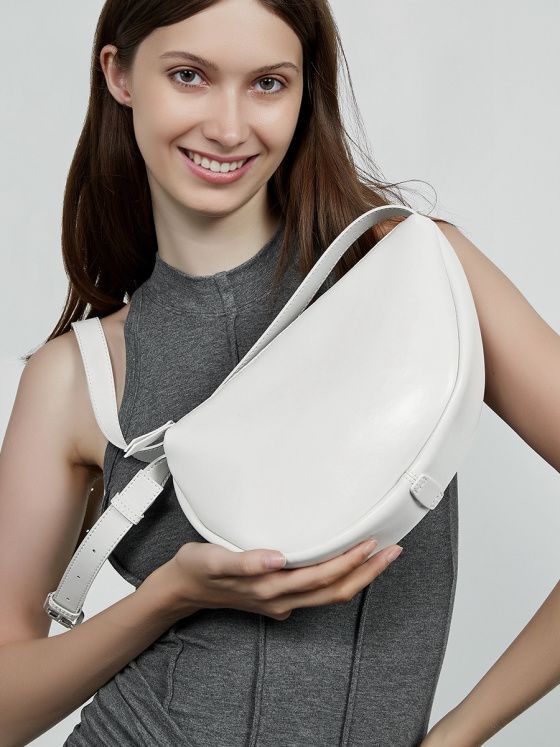 Elova Handcrafted Genuine Leather Crossbody Bag in Black - E657 view 5