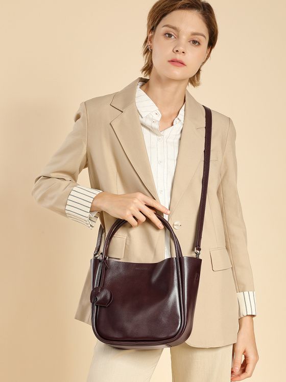 Elova Handcrafted Genuine Leather Crossbody Bag in Black - E502 view 2