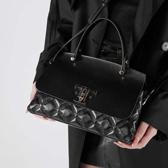 Elova Handcrafted Genuine Leather Crossbody Bag in Black - E562 view 5