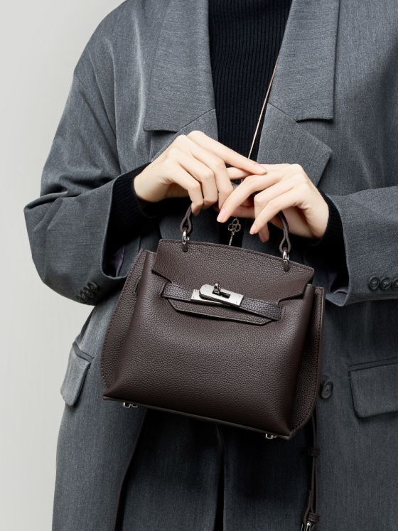 Elova Handcrafted Genuine Leather Crossbody Bag in Black - E559 view 3