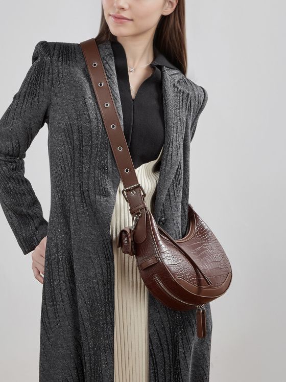 Elova Handcrafted Genuine Leather Shoulder Bag in Black - E818 view 6