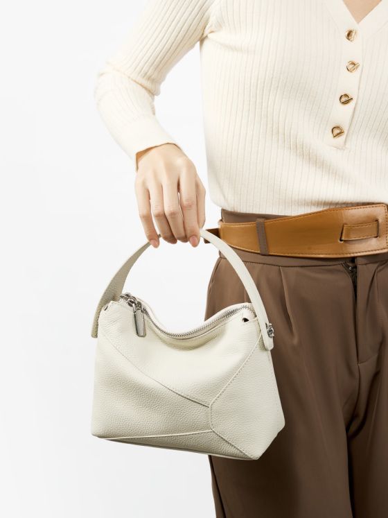 Elova Handcrafted Genuine Leather Crossbody Bag in Black - E599 view 3