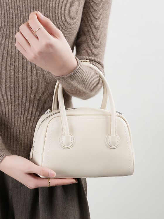 Elova Handcrafted Genuine Leather Margeshmini Bag in Black - E178