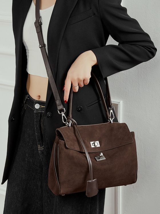 Elova Handcrafted Genuine Leather Crossbody Bag in Black - E784