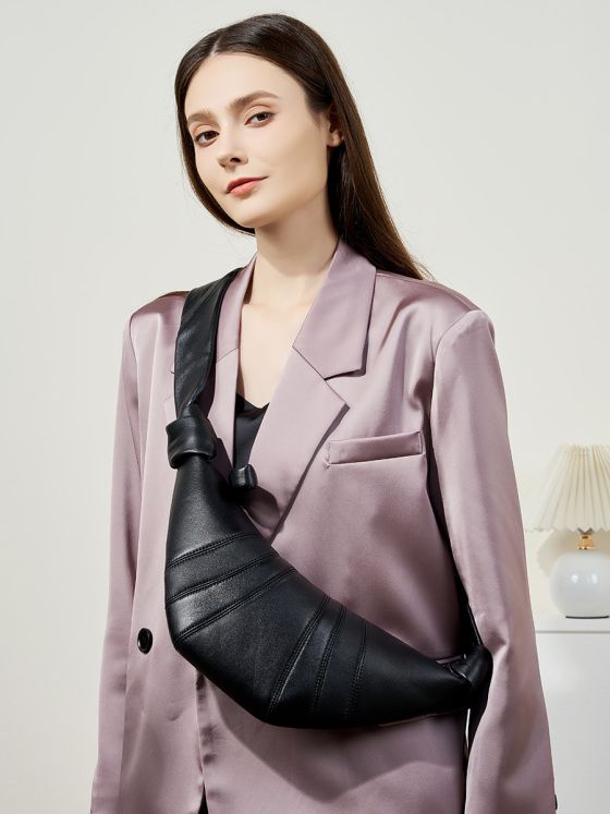 Elova Handcrafted Genuine Leather Crossbody Bag in Black - E403 view 2